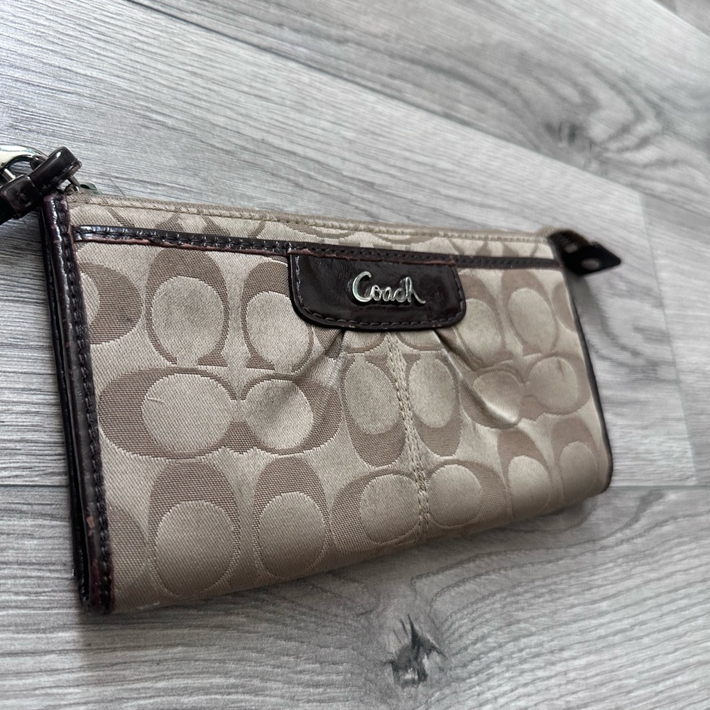 Coach Wristlet - Picture 2 of 8